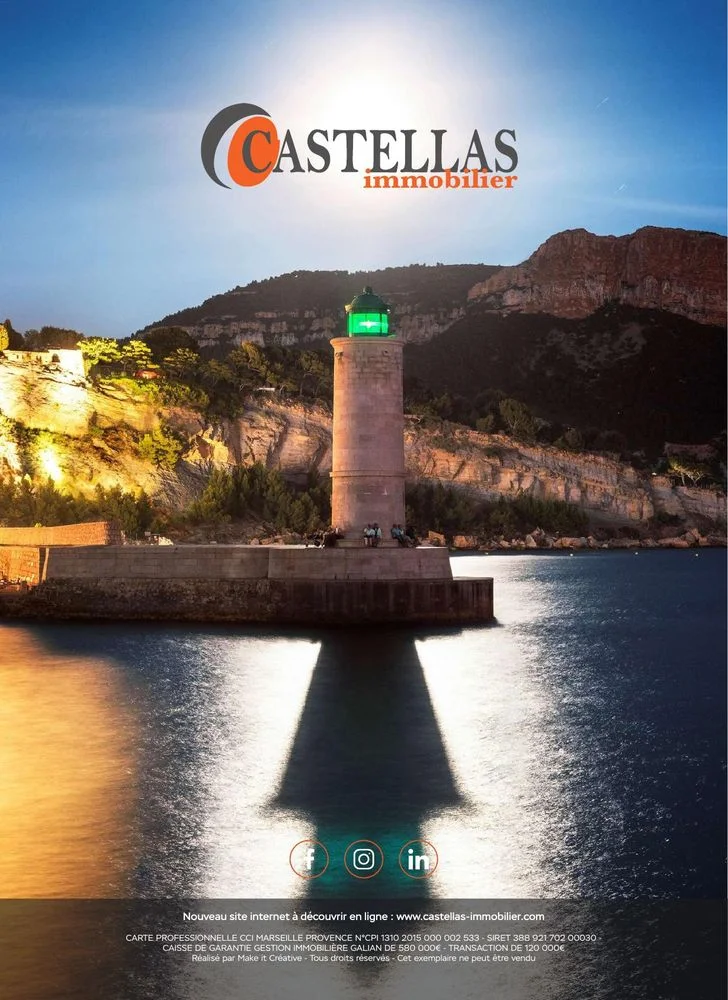 Dos de couverture, phare du port de Cassis de nuit